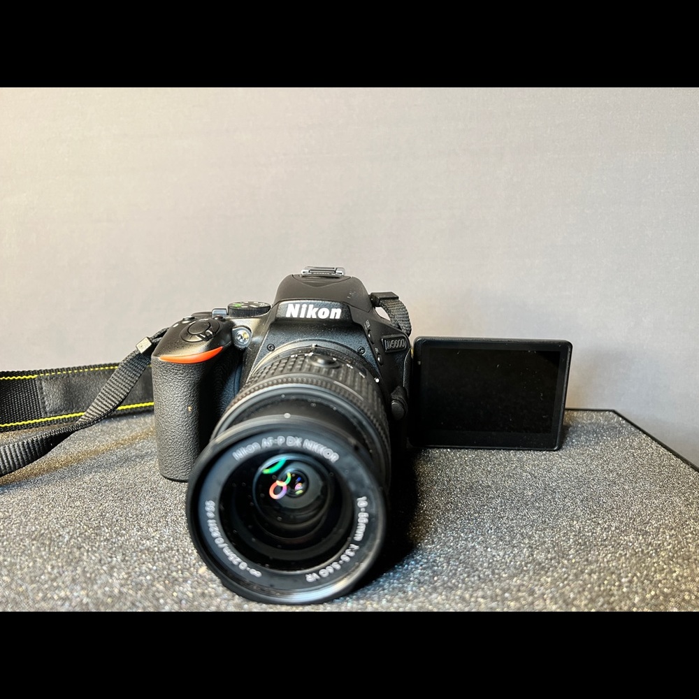 Nikon D5600 Camera